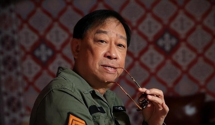 一路走好！「鬼才填詞人」低調出殯今晨火化，獨子送「永念親恩」