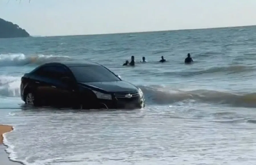 巴國男子游波德申　轎車直闖海灘陷困