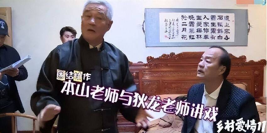 原創             77歲狄龍近照曝光，髮際線移到後腦勺，追了2條街給路人發紅包