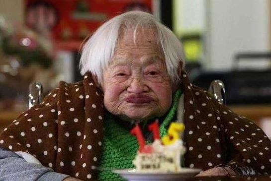 她是吉尼斯認定全球最長壽老人，活了117歲跨越3個世紀，當被問長壽秘訣，只說了4個字！