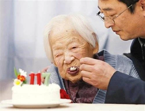 她是吉尼斯認定全球最長壽老人，活了117歲跨越3個世紀，當被問長壽秘訣，只說了4個字！