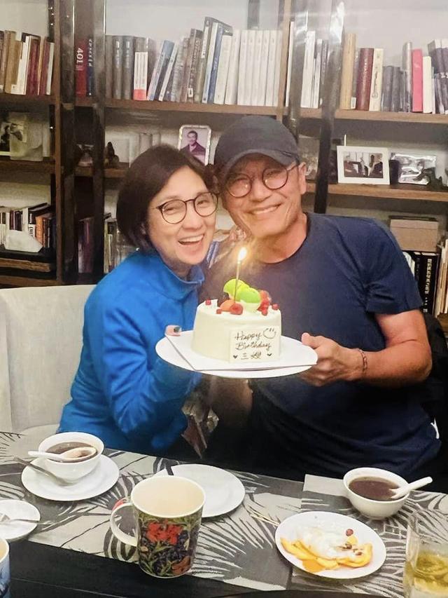 62歲戚美珍自曝給苗僑偉當傭人！懶於打扮現幸福肥老公太帥緋聞多