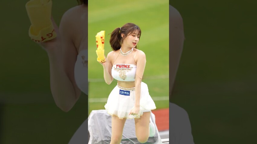 李珠珢返韓「慘淪撐傘小妹」!緊跟學姐「公主變女僕」台網一看不挺了:祝福
