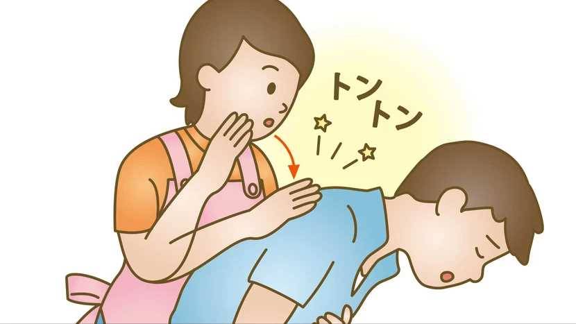 突然魚刺卡喉！千萬「別再吞飯」喝醋了！醫生教你「正確處理方法」避免食管穿孔