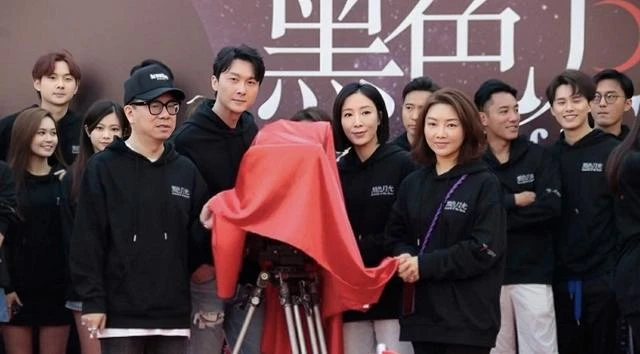 突發！TVB視帝自曝約滿離巢恢復自由身，將在內地和香港兩地拍劇