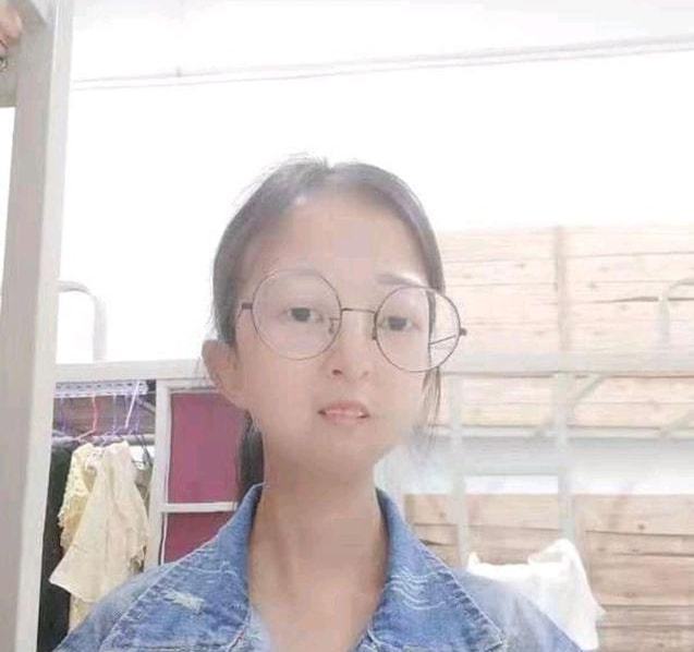 為了救弟弟!24歲姐姐「連5年吃辣椒配飯」僅21.5公斤過世 醫嘆:「已無法治療」