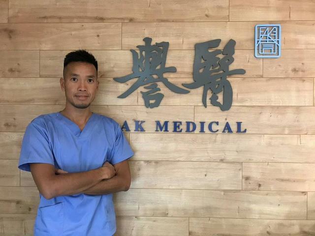TVB視后醫生男友正面照曝光!開兩百萬豪車皮膚黝黑,被指不般配