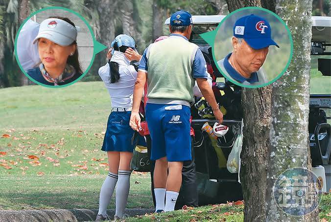 郭董桃色風波後「首度與老婆同框」！曾馨瑩「手握百萬」宣示主權
