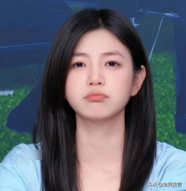 離婚後又出事！42歲陳妍希「坐輪椅被推出門」　工作全面取消「病況粉絲嚇壞」