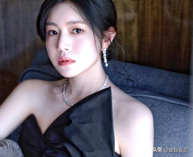 離婚後又出事！42歲陳妍希「坐輪椅被推出門」　工作全面取消「病況粉絲嚇壞」