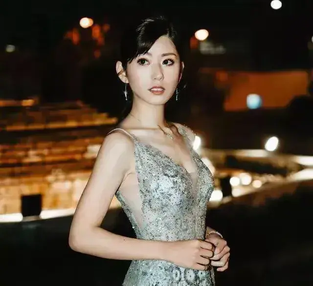 TVB小花慶祝結婚一周年，老公是上海富二代，26歲選擇結婚生子坦言隨時會復出