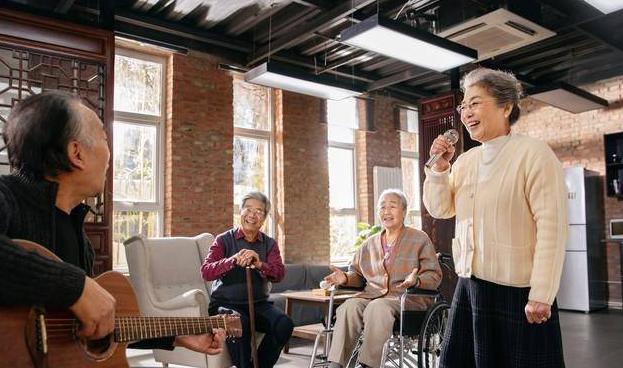 退休了到底住哪裡好？不去養老院，不住子女家~67歲老人的做法「點醒無數人」