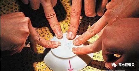 15歲女國中生「玩碟仙愛上鬼男友」人間蒸發！14年後「家屬收到150字遺書」徹底崩潰...