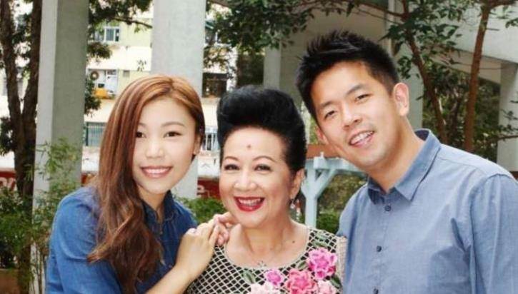 曾被老公分手險身亡，為養3個兒女咬牙復出，今成名后前夫求復合
