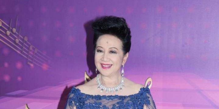 曾被老公分手險身亡，為養3個兒女咬牙復出，今成名后前夫求復合