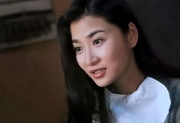 「晶女郎」出身的她「艷壓」邱淑貞,卻因拒拍「風月片」被打斷肋骨悲慘退出