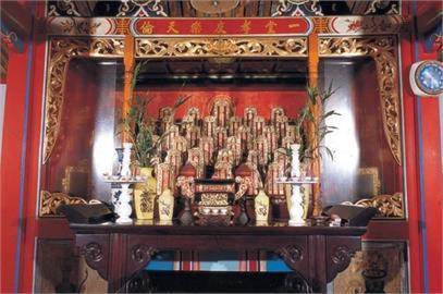 祖先發怒了！將祖先牌位放在寺廟菜堂中的子孫，請注意！再不知道就晚了！！嚇傻無數人！