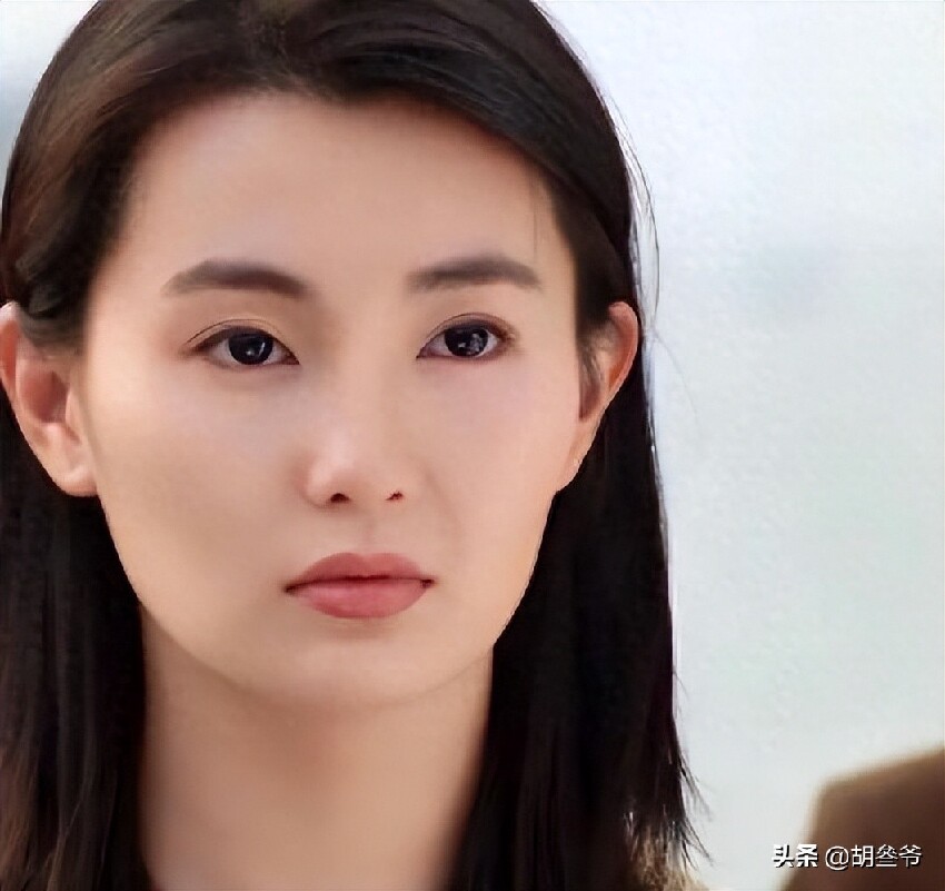 張曼玉現身北京參加活動！臉僵腫到不敢認，網友：怪不得不上浪姐