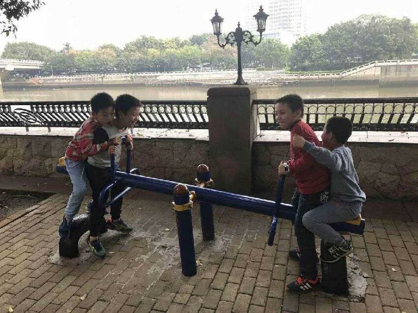 家裡有男孩,不管再麻煩也要允許他做這4件事情,兒子會越來越優秀!