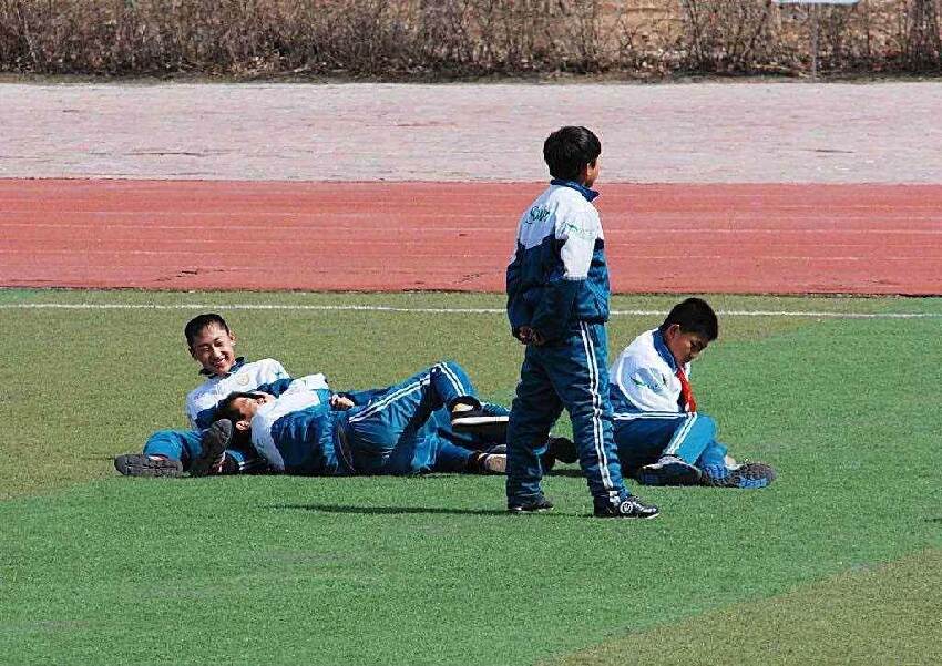 家裡有男孩,不管再麻煩也要允許他做這4件事情,兒子會越來越優秀!
