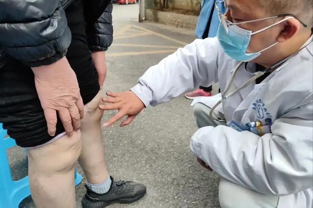 腿部是腦梗的放大鏡？醫生忠告：腿部出現這幾種表現，要儘快就醫