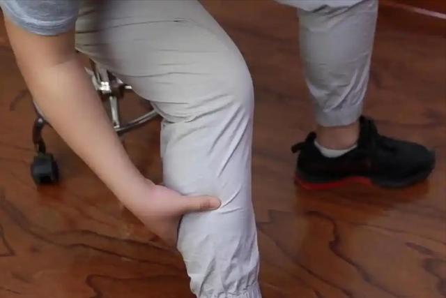 腿部是腦梗的放大鏡？醫生忠告：腿部出現這幾種表現，要儘快就醫