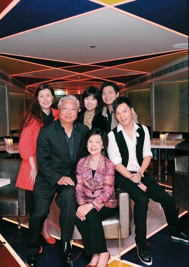 王賢志被曝豪賭成癮欠下巨債，胞妹回應屬實，富豪父親拒絕幫還債