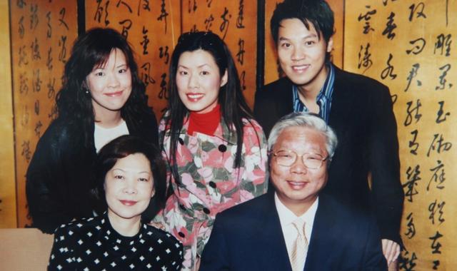 王賢志被曝豪賭成癮欠下巨債，胞妹回應屬實，富豪父親拒絕幫還債