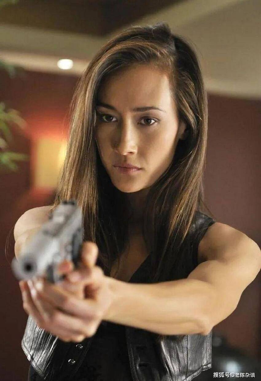 扛不住啊扛不住，Maggie Q，身材也太飽滿有料了！