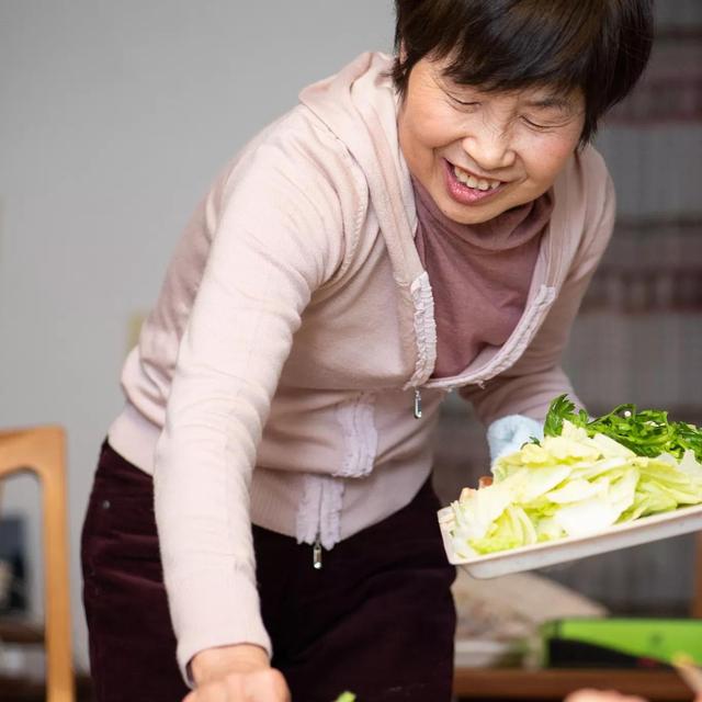 帶孫子6年！兒媳老是「幫我夾菜」以為孝順　「孫子一番話」我哭了打包回家