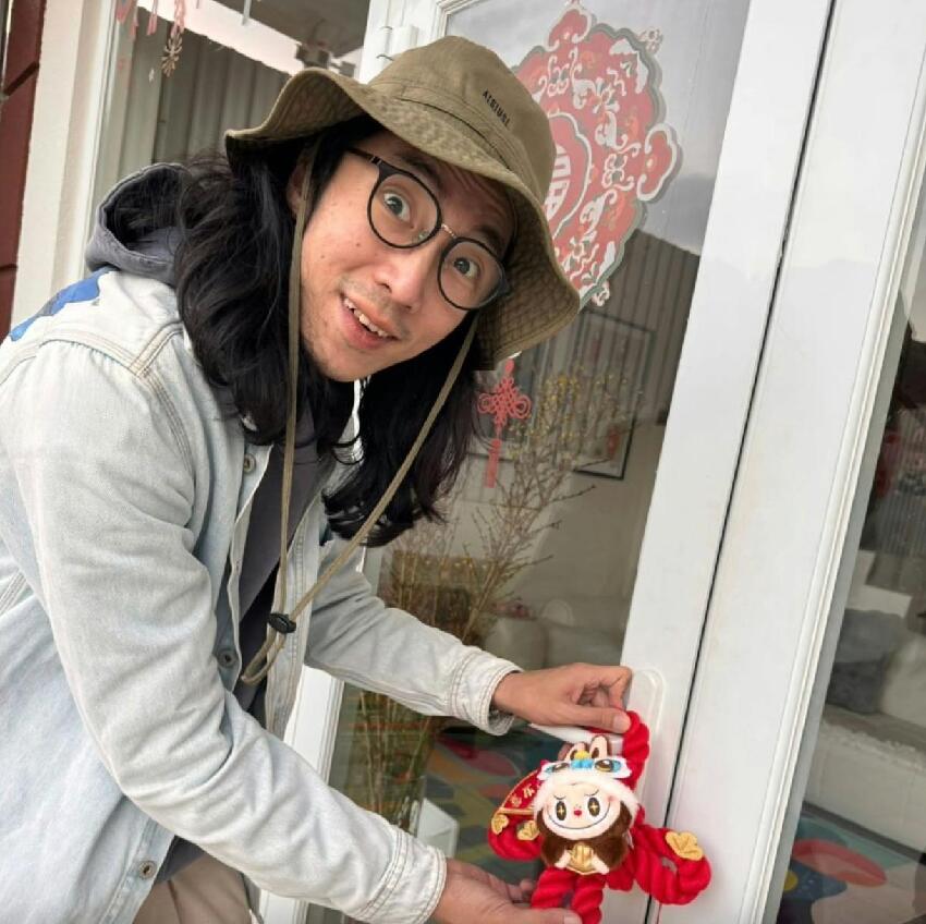 44歲香港男星被曝準備生三胎,帶妻女四處找大房子,還想生個兒子