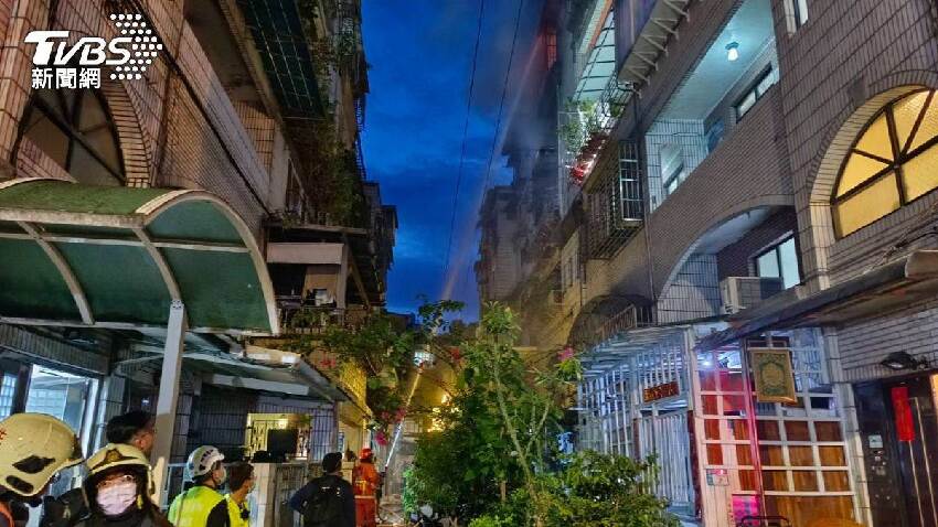 土城深夜3死命案，一家四口只剩父女活命！爸醫院崩潰：頂樓還有遺體