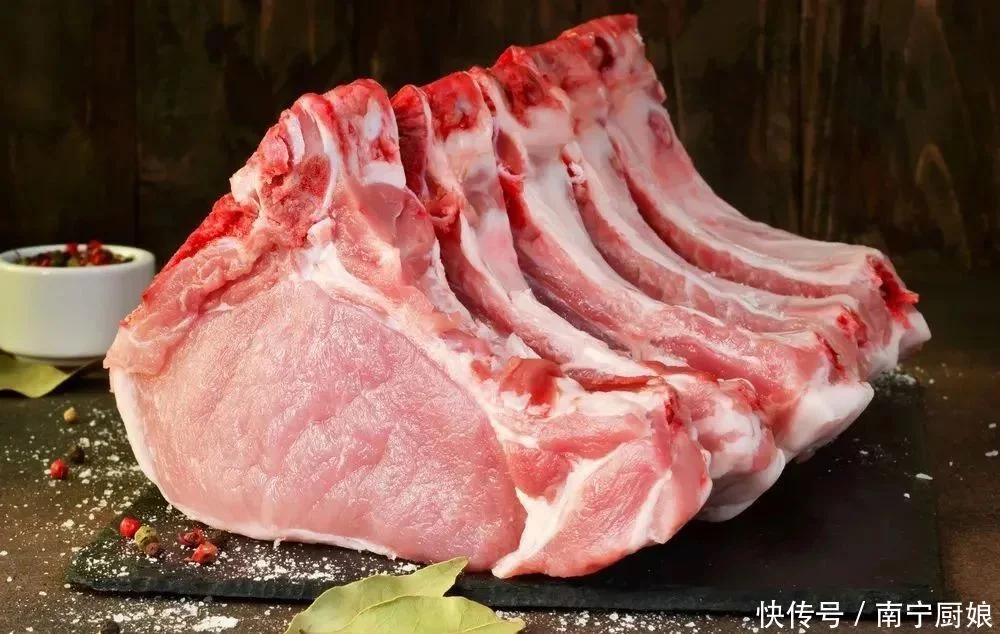 才知道！豬肉「淺色」和「深色」區別這麼大　為了身體健康：別再買錯了