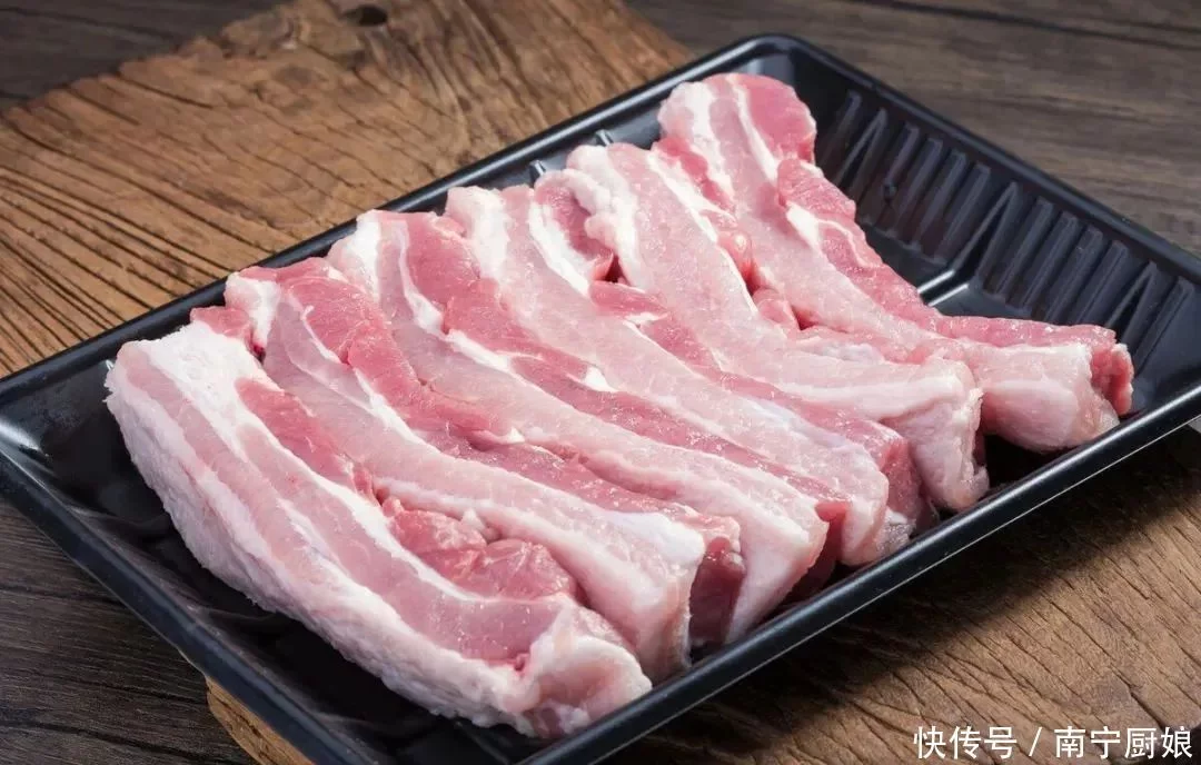 才知道！豬肉「淺色」和「深色」區別這麼大　為了身體健康：別再買錯了