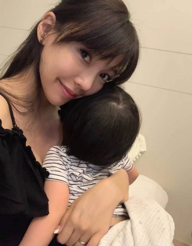離婚2年，11歲還未上學的孩子，揭開了王力宏和李靚蕾僅剩的體面