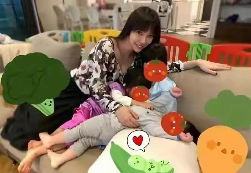 離婚2年，11歲還未上學的孩子，揭開了王力宏和李靚蕾僅剩的體面