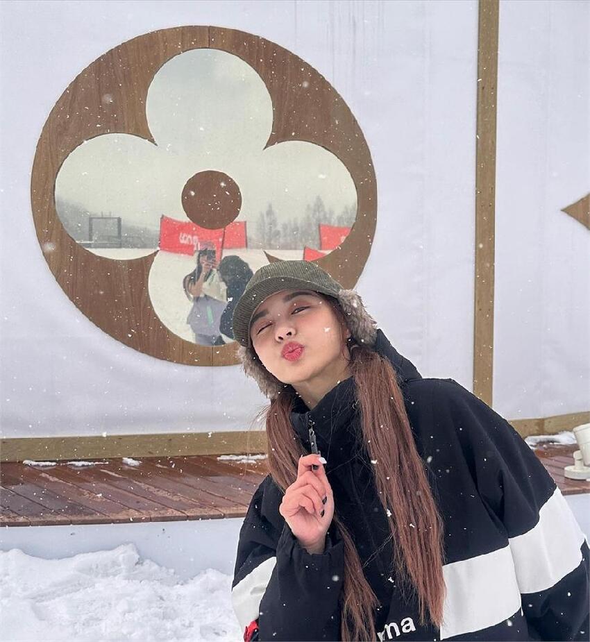 樂天女孩「雪地比基尼」全面解鎖！Yuri不藏私全出賣：我的朋友都好猛