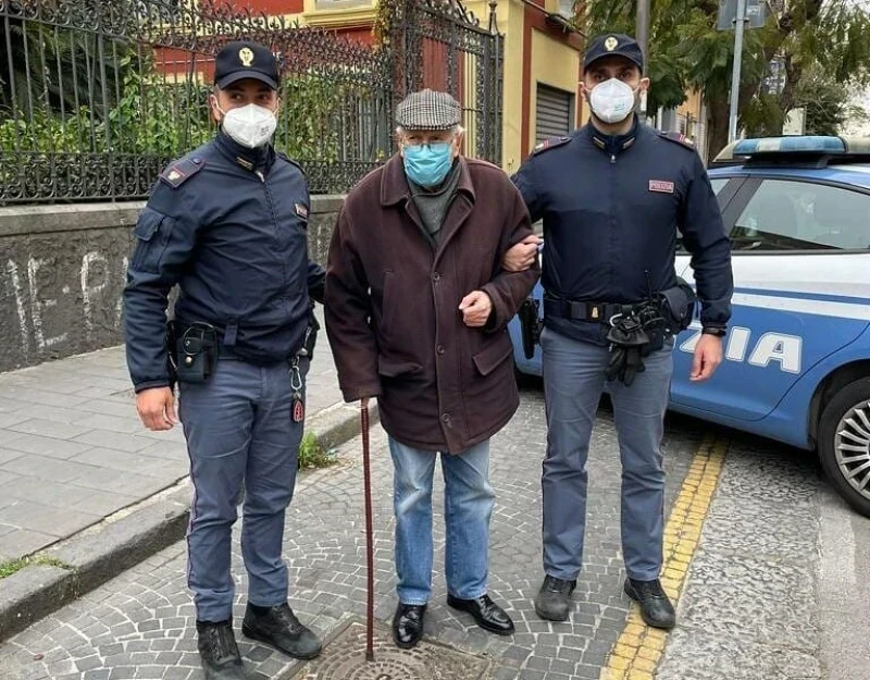 餓到受不了！87歲獨居奶奶「報警叫警察來煮飯」　警察不生氣「接著直奔奶奶家」超暖結局被讚爆！