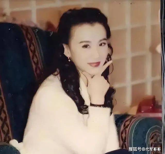 她是台灣第一美人，因為貌美被富豪玩弄導致無法生育，如今50多歲顏值依舊，被贊不老女神！