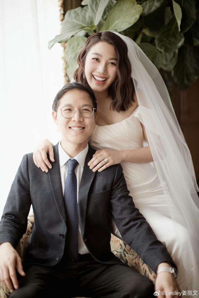 恭喜！香港女星姜麗文設婚宴，一家全是演員，兩年前已註冊結婚