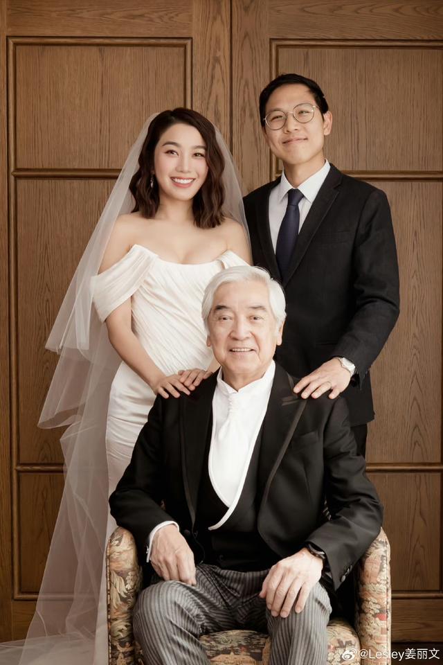 恭喜！香港女星姜麗文設婚宴，一家全是演員，兩年前已註冊結婚