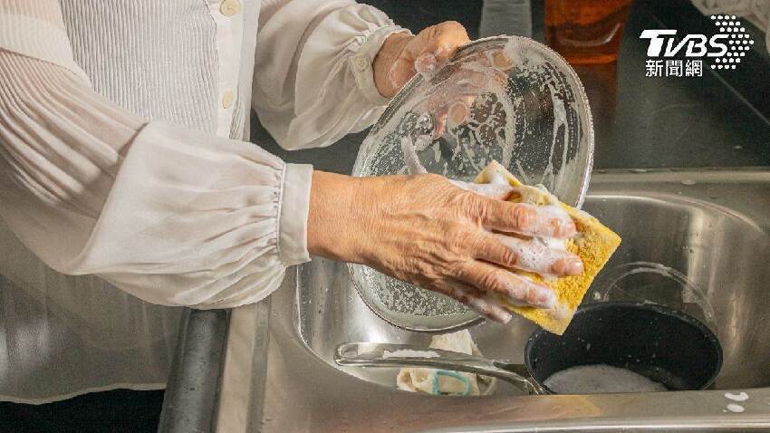 新竹惡腕趁岳母洗碗「背後讓1陰招」下狠手 她怒求償650萬...胎兒曝下場慘了