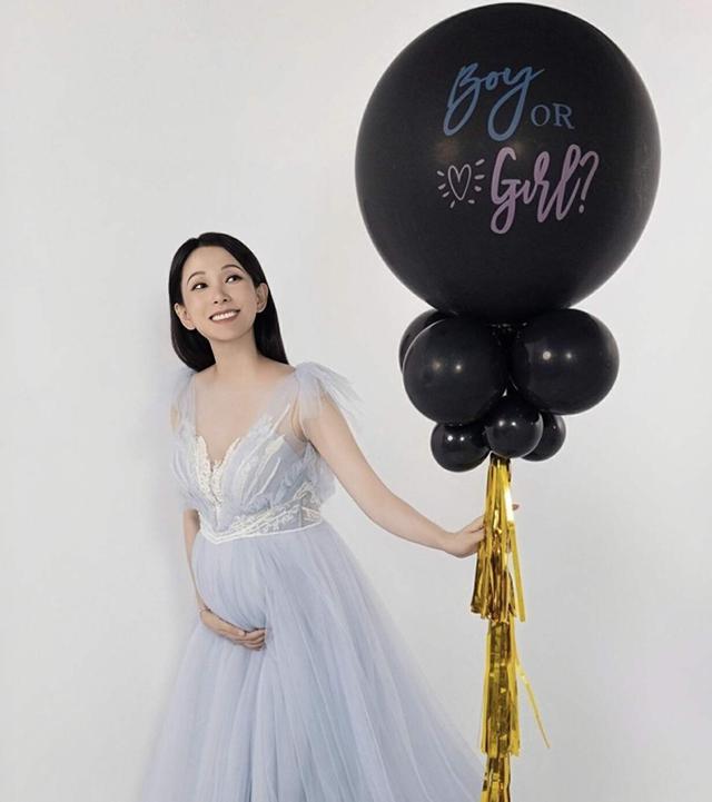 恭喜！香港女星文凱玲高齡生女，未婚先孕結婚還不到半年