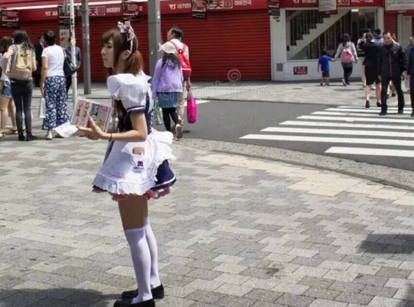 日本女子吃盒飯舔到怪醬料，竟是變態同事的體液，他偷拍亂摸被逮第四次了……