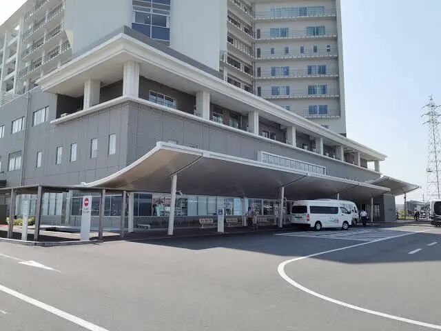 日本女子吃盒飯舔到怪醬料，竟是變態同事的體液，他偷拍亂摸被逮第四次了……