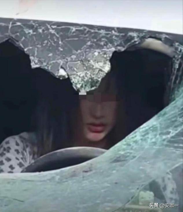 揪姊妹出動抓姦！正宮不忍砸車「擋風玻璃全碎」網看「小三真面目」愣了：是我也陷進去