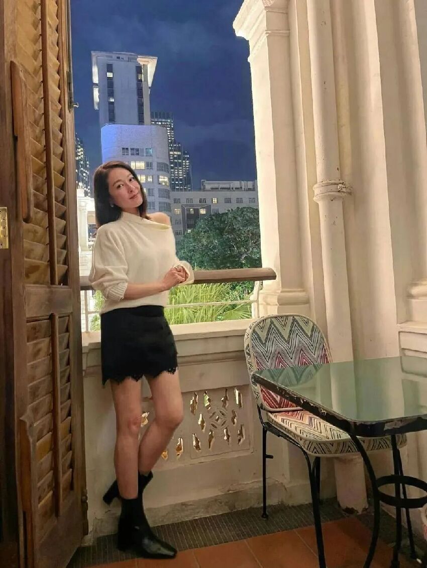 TVB港姐神隱多年近況曝光，48歲狀態凍齡，曾傳被周慧敏男友追求