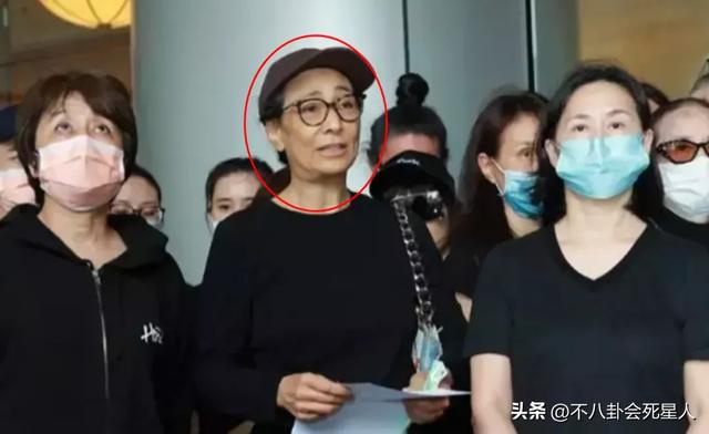 賭王「最丑」女兒：幫哥哥養女兒，62歲仍未婚，名下近百套房產