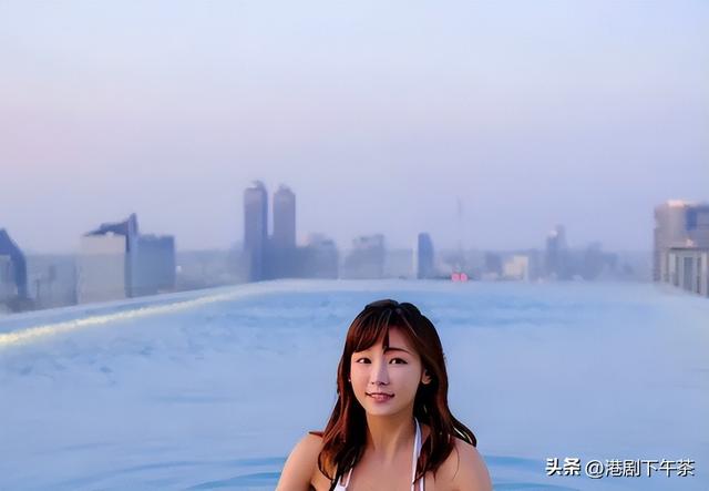 前TVB小花大曬與男友甜蜜一幕！網民以為是父女！35歲仍少女味