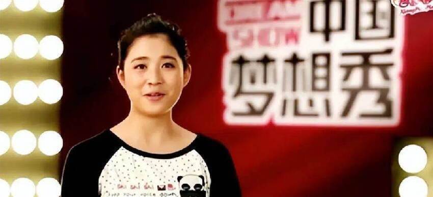 1990年重慶36歲光棍撿到女嬰，終身未娶養大她，誰料養女28歲光棍父親說：我把你養大不是讓你...